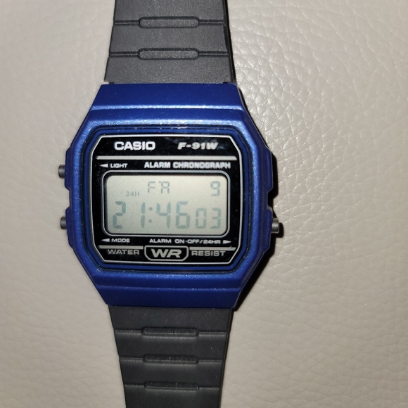Casio F-91W Digital watch - Picture 2 of 5